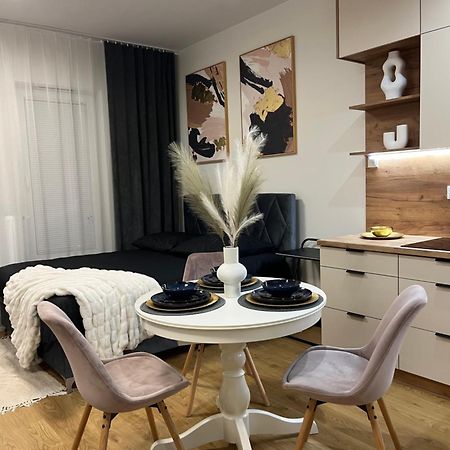 Apartament Nova Klonova Porto 凯尔采 外观 照片